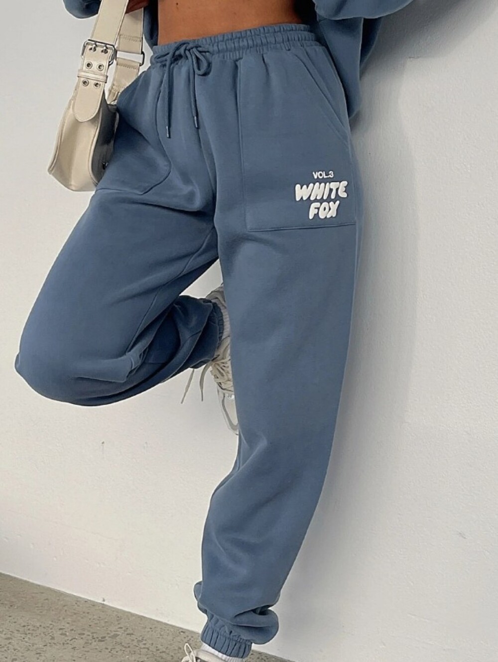 White Fox Sweatpants Ocean Size Small